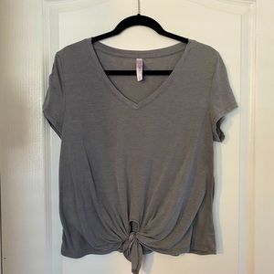 Gray short sleeve shirt